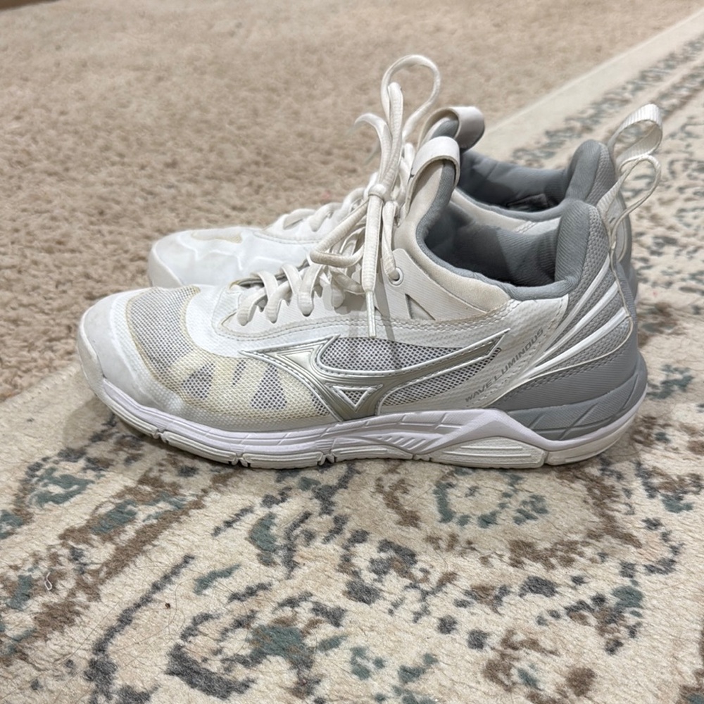 Mizuno Women's White and Gray Wave Luminous Volleyball shoes